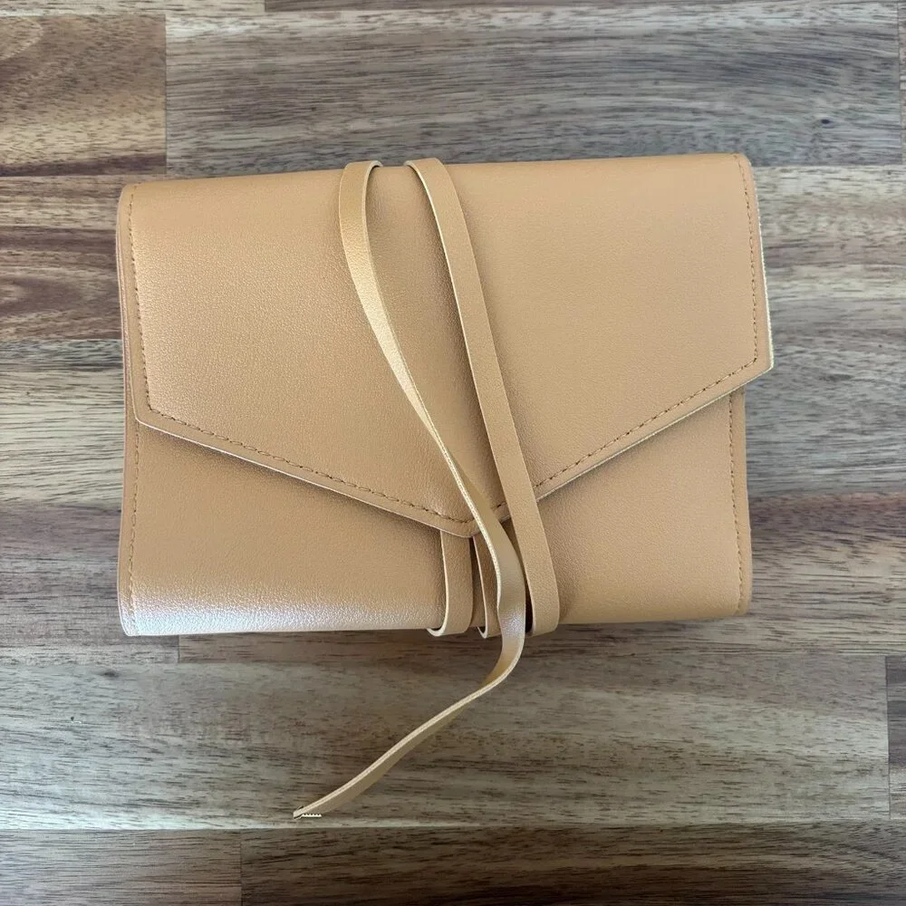 GLASS LADDER & CO KATHERINE TECH ORGANIZER ROLL HONEY Faux Leather Travel Bag